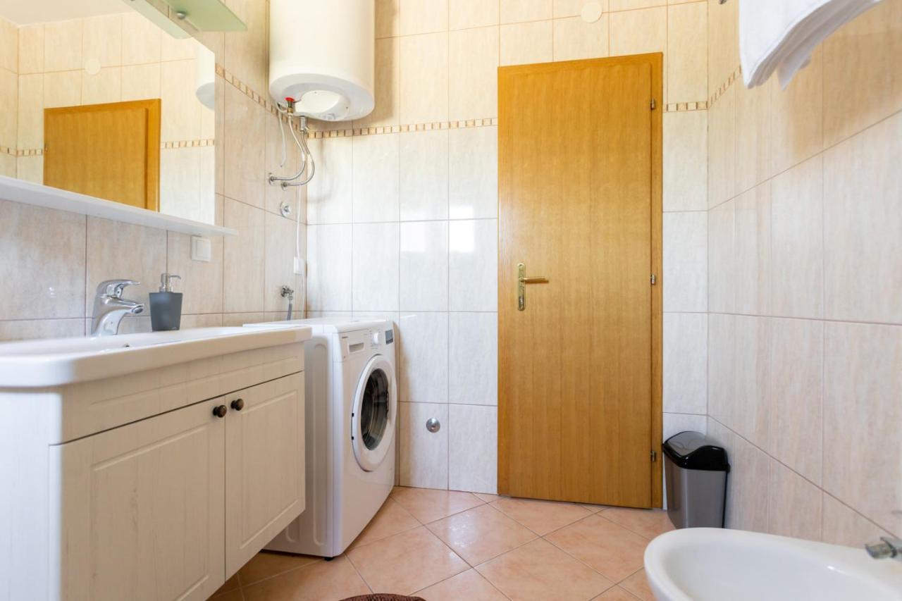 Apartment Demo Malinska Eksteriør bilde