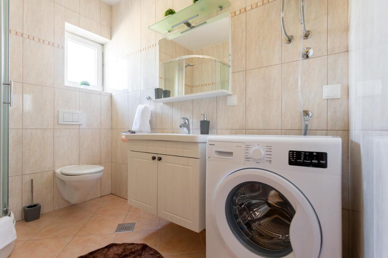 Apartment Demo Malinska Eksteriør bilde