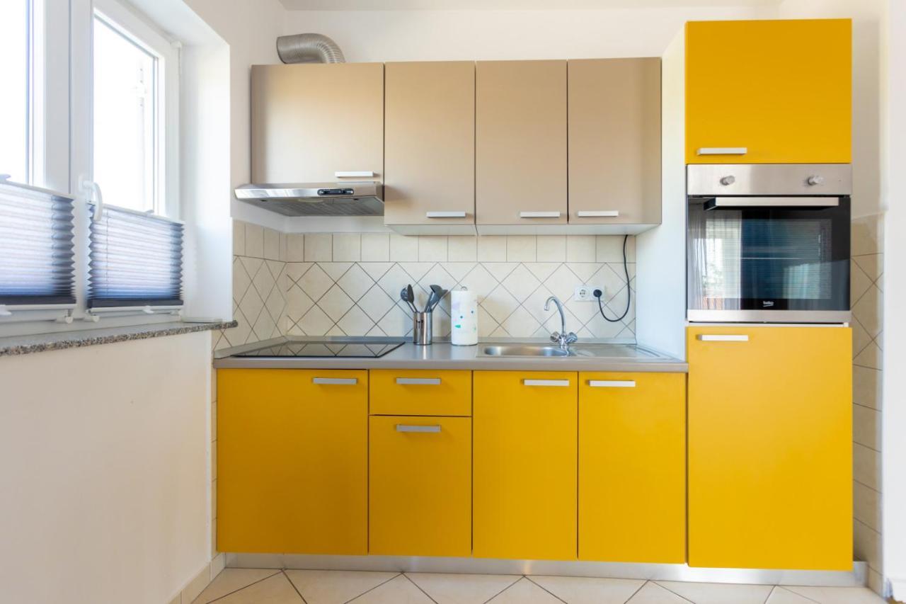 Apartment Demo Malinska Eksteriør bilde