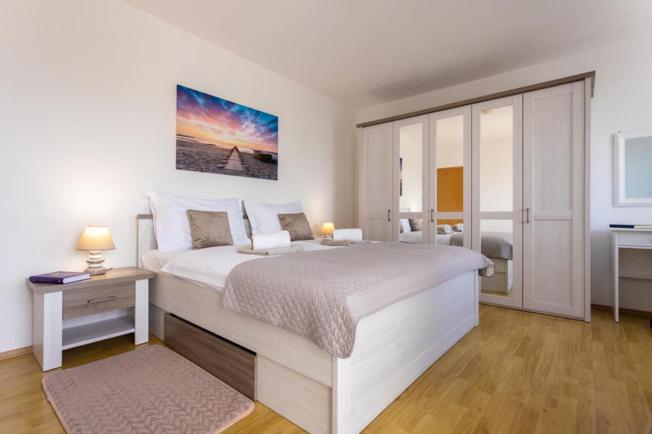 Apartment Demo Malinska Eksteriør bilde