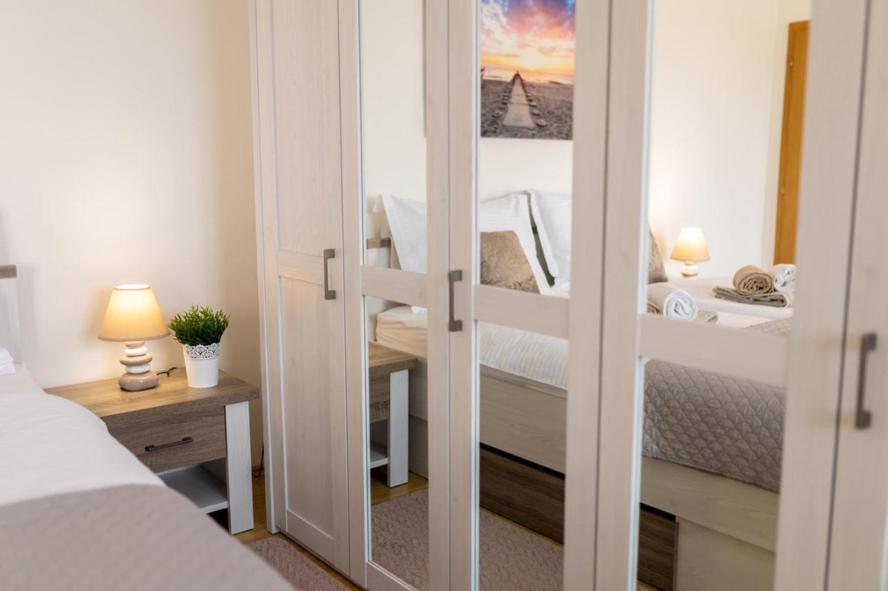 Apartment Demo Malinska Eksteriør bilde